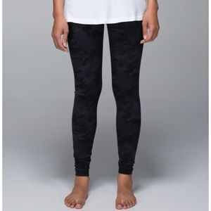 Lululemon wunder under camo leggings